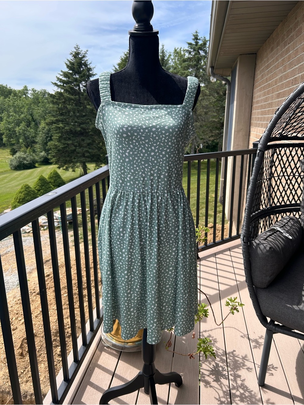 SLEEVELESS GREEN PRINTED SUMMER FLOWY DRESS WITH POCKETS